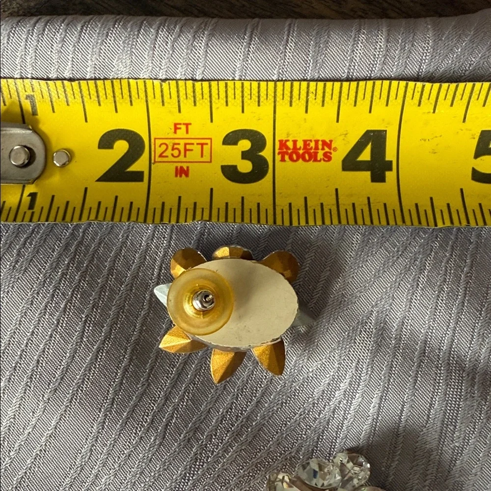 80's Elegant Crystal Floral Earrings - Picture 4 of 5